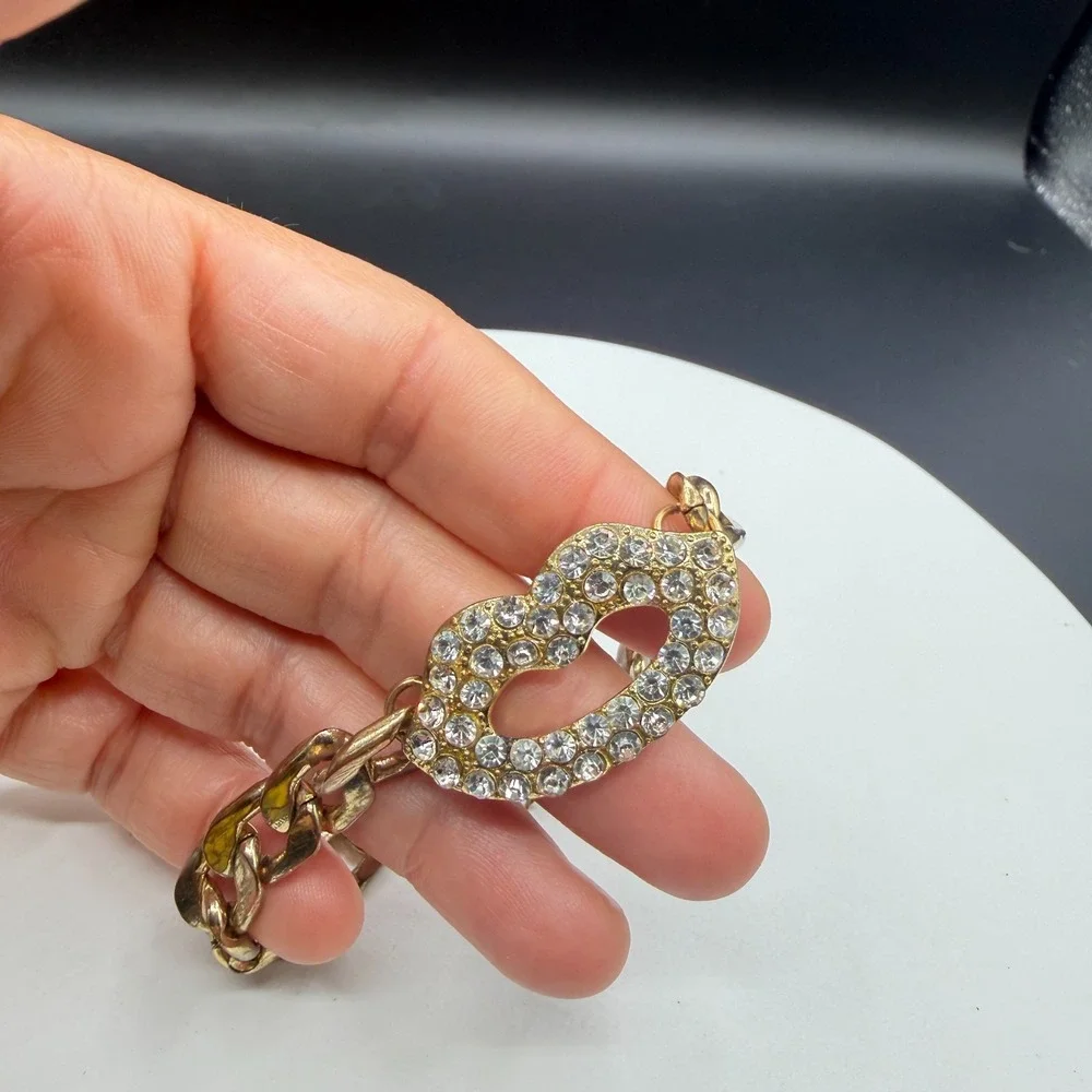 Gold Tone Rhinestone Lips Chunky Curb Chain Bracelet Statement Costume Jewelry